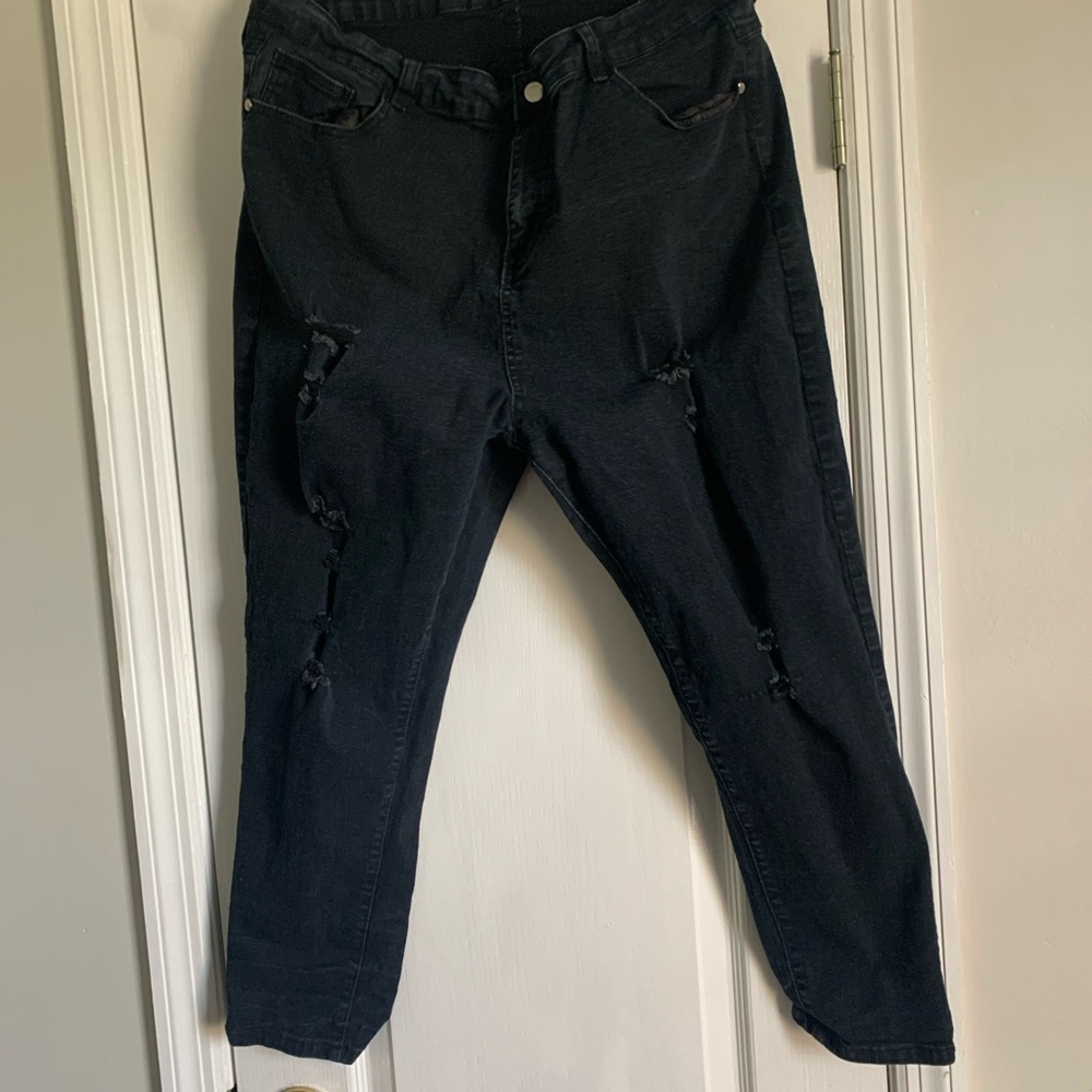 🌸  distressed black jeans